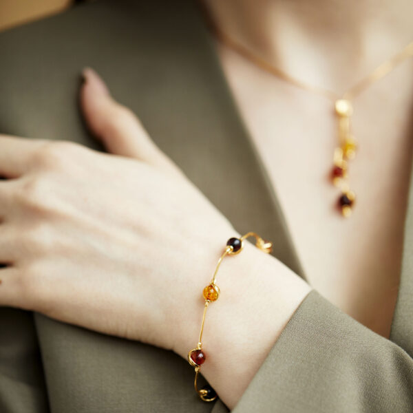 Sophia gold-plated bracelet with amber
