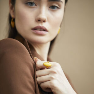 Mia gold-plated ring with milky amber