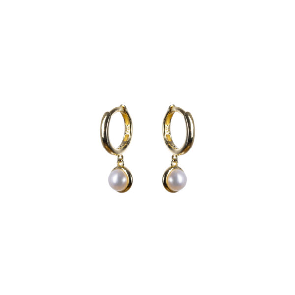 Gold earrings with freshwater pearls