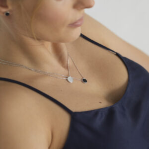 Silver necklace with mother of pearl