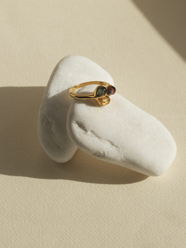 Trio gold-plated amber ring