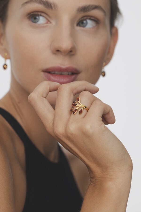 Leaf ring gold-plated with cognac amber